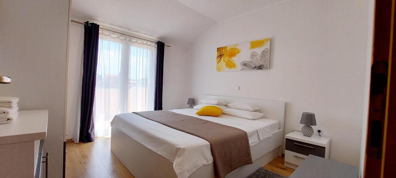 Apartments Marijana 라브 외부 사진