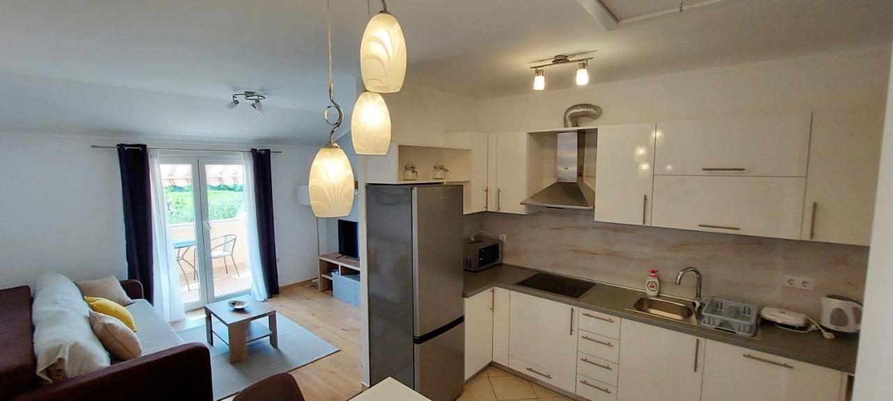 Apartments Marijana 라브 외부 사진