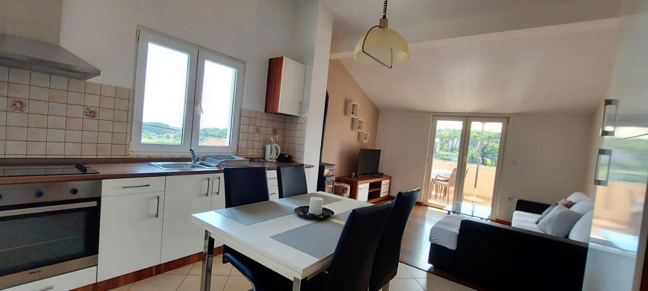 Apartments Marijana 라브 외부 사진