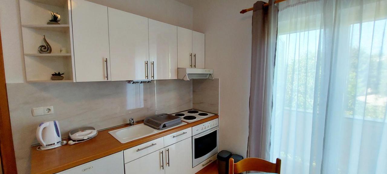 Apartments Marijana 라브 외부 사진