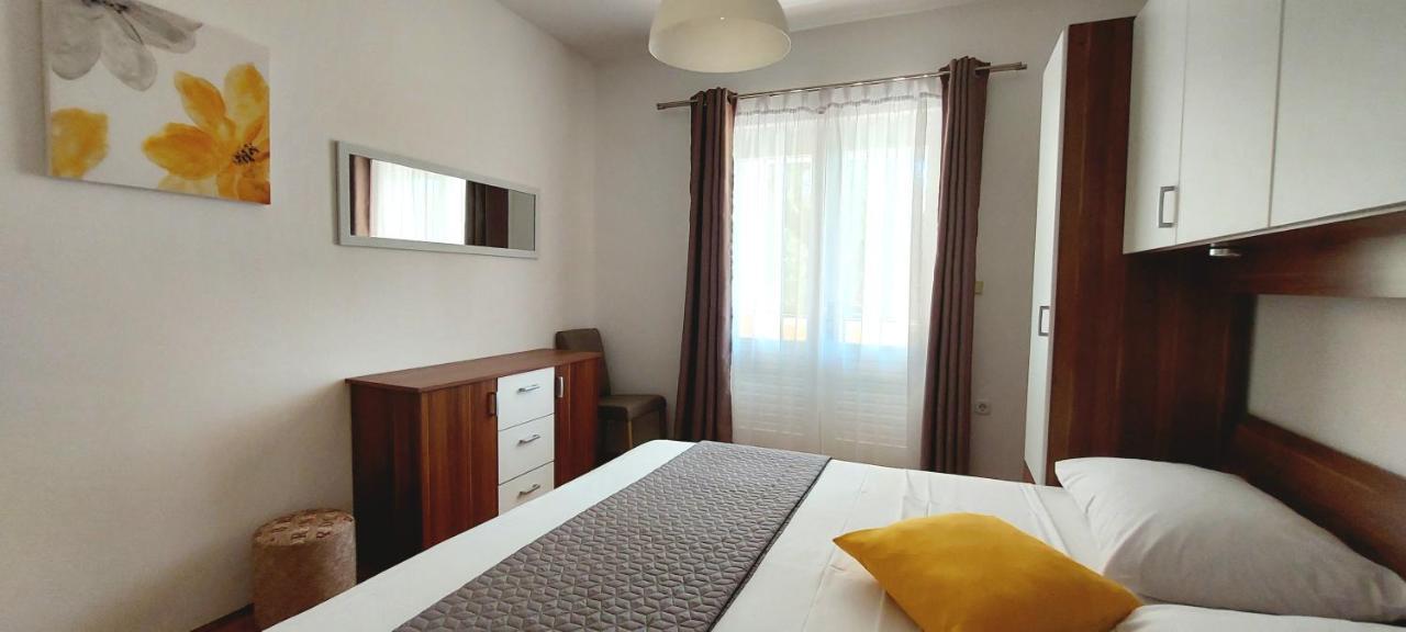 Apartments Marijana 라브 외부 사진