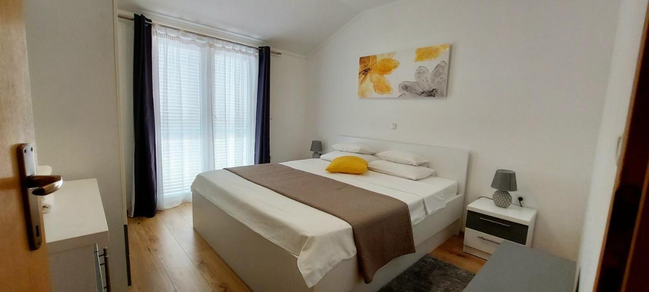 Apartments Marijana 라브 외부 사진