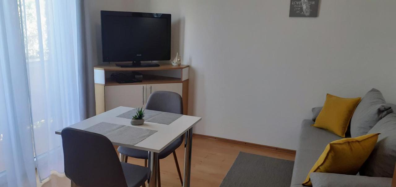 Apartments Marijana 라브 외부 사진
